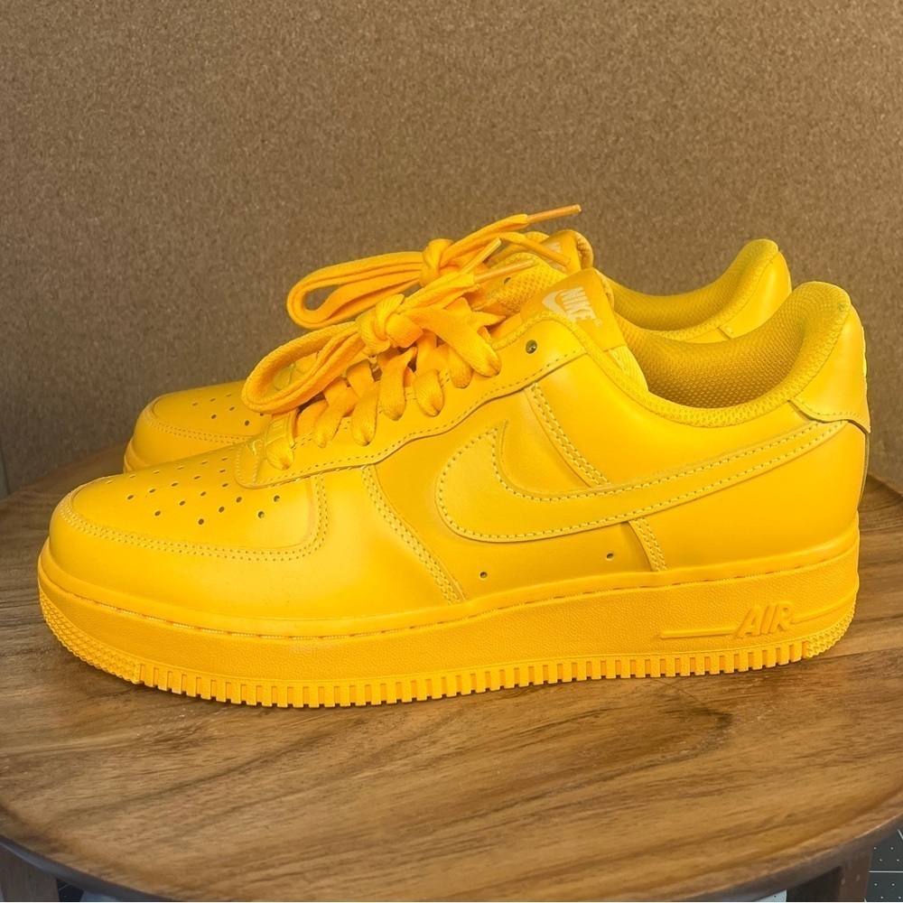 Air force 1
'Laser orange'
Brand new 
NWOT - Picture 8 of 13